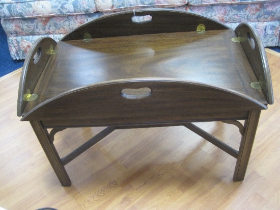 Henkel-Harris Co. Inc. Virginia Galleries Chippendale Style Butler's Tray Design Table