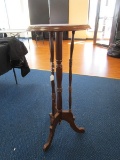Wooden Round Top Side Table w/ Spindle Columns, Curled Feet