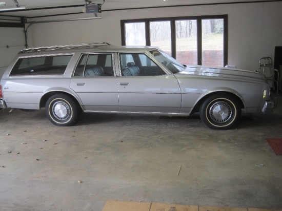 1978 Classic Chevrolet Impala Station Wagon w/ Rear Fold Down Bench Seat