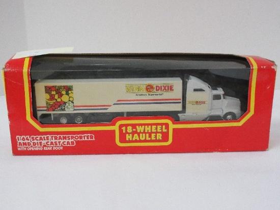 Winn Dixie 18 Wheel Hauler 1:64 Scale Replica Transporter & Die-Cast Cab