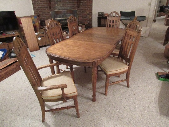 Bassett Furniture Italian Provincial Style Dining Table w/ 3 Leaves, Carved Edge