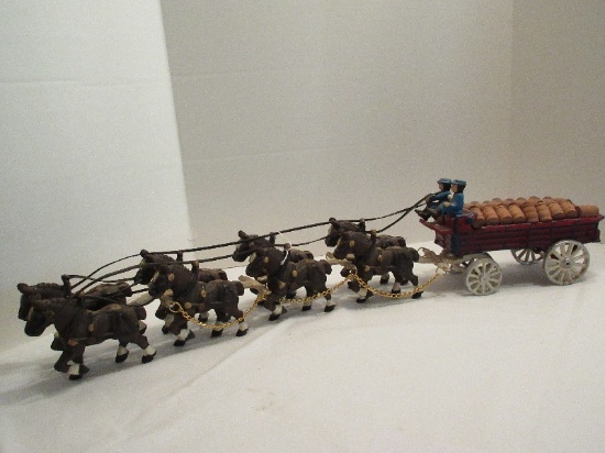 Case Iron 8 Clydesdale Horse Drawn Beer Wagon w/ Wooden Keg Barrels, 2 Men Figures & Dog