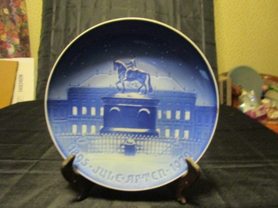 Amalienborg "The Royal Palace" Copenhagen Décor Porcelain B&G 8000/9170 Plate