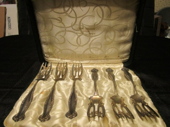 Set - 6 Ornate Curled Design Forks 925/1000 Sterling Silver, Bead Rim Handle
