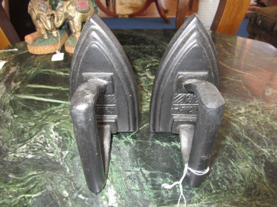 Pair - Black Metal Iron Design Bookends 6" H