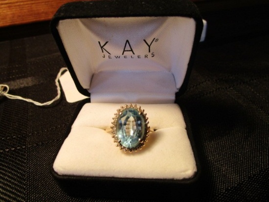 14K Gold Ring with Large Aquamarine Stone