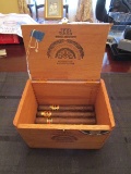 J.R. Ultimate Toro Maduro Box w/ 4 Cigars