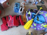 Boat Lot - 2 Caviness Paddles, 3 Red Life Jackets, Le tube Blow Up Dingy Boat