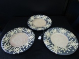 3 Ceramic Décor Plates Cream Floral Pattern