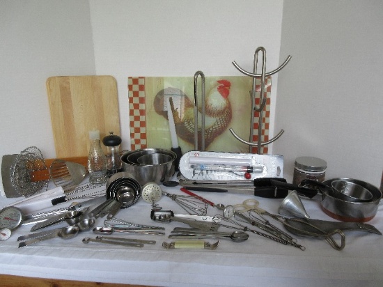 Lot - Kitchenware Glass Rooster/Checker Board Design Cutting Board 17 3/4" x 11 3/4"