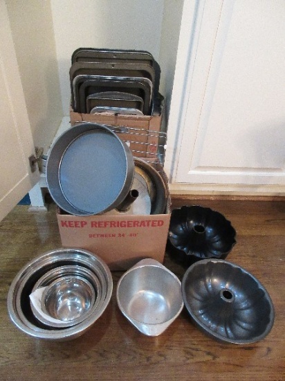 Great Bakeware Lot - Nordicware Bundt Pan, Ekco Spring Form Pan, Etc.