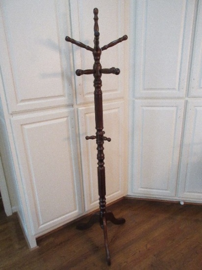 Traditional Design Swivel Coat/Hat Rack Stand