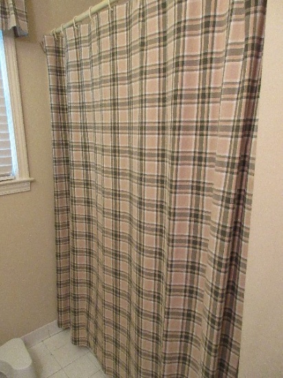 Lot - Bathroom Tan/Green Plaid Pattern Show Curtain, Bath Mat & Valance Window Treatment