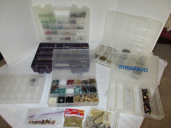 Lot - 5 Plastic Compartmentalized Containers w/ Misc. Jewelry Fashion Beads