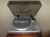 ION TTUSB10 Turn Table Record Player w/ Smoke Color Plastic Hinged Cover