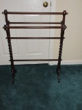 Mahogany Barley Twist Design Quilt Rack Stand