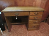 Riverside Furniture Simulated Oak Finish Student Desk