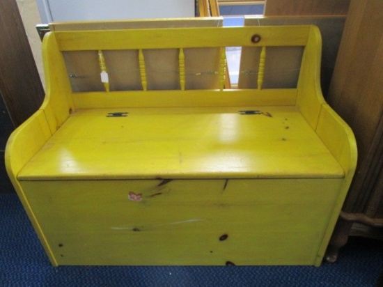 Wooden Child's Entry Bench Spindle Slat Back, Curved Sides, Open Top Seat w/ Storage Space