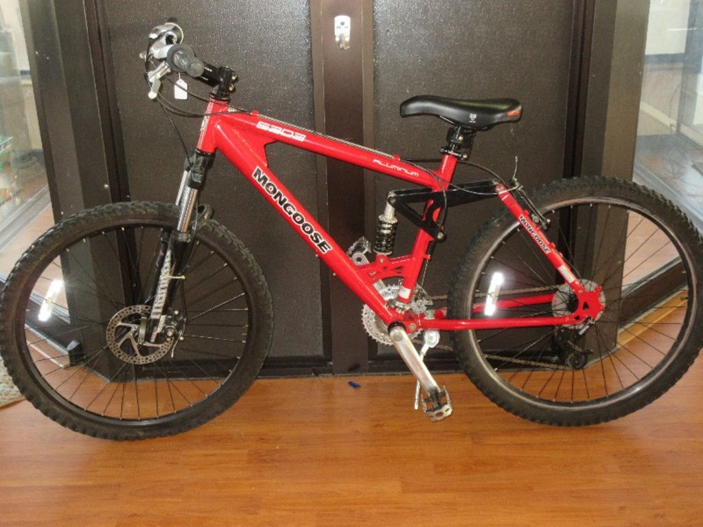 mongoose mountain bike aluminum frame