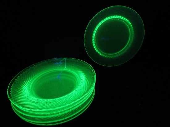 6 Anchor Hocking Spiral Green Uranium Glass 7 1/2" Plates Depression Glass Circa 1928-1930