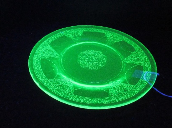 Federal Depression Glass Green Uranium Georgian Love Birds 8 1/2" Plate