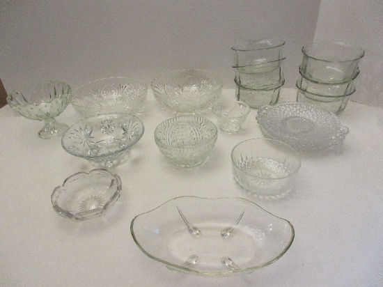 Lot - Pressed Glass Medallion Cameo Pattern Bowls, Prescut Pattern Bowls
