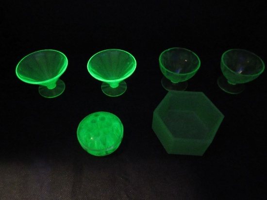 Lot - Green Uranium Depression Glass Z-Floral Pattern Low Sherbets 2 3/4"