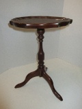 Bombay Co. Pie Crust Mahogany Pedestal Accent Table w/ Simulated Leather Top