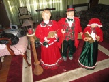 3 Standing X-Mas Carolers Garden Décor w/ Standing Votive Candle Lamp