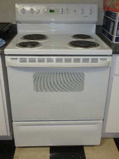 White Hotpoint Self Cleaning Oven 4 Burner Electric Stove w/ Automatic Oven