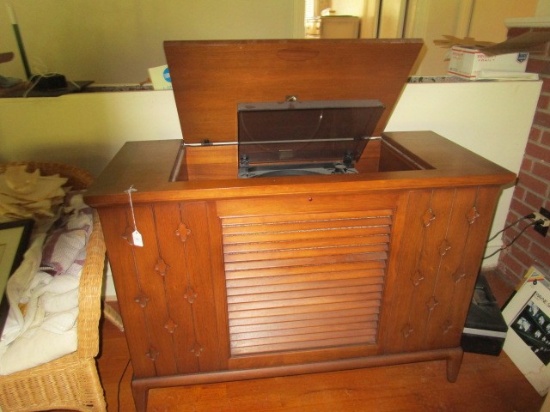 Henredon Fine Furniture RCA Victor "Total Sound" Stereo-Orthaphonic High Fidelity Console