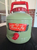 Vintage Knapp Monarch Therm-A-Jug Green/Red