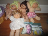 Cabbage Patch Lot - 5 Cabbage Patch Dolls w/ Clothing, Shoes, Dresses, Etc.