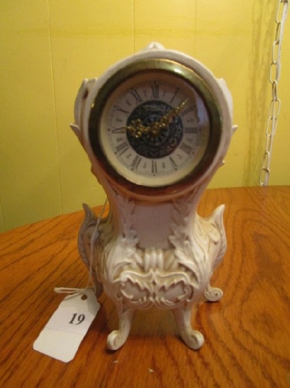 Vintage Ornate Design Robin Ceramic Body Mantle Clock