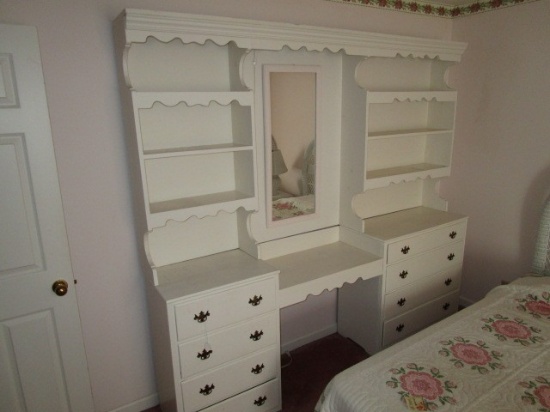 Huge White Wooden Standing Vanity w/ Attached 8 Drawers, Mirror, Lighted