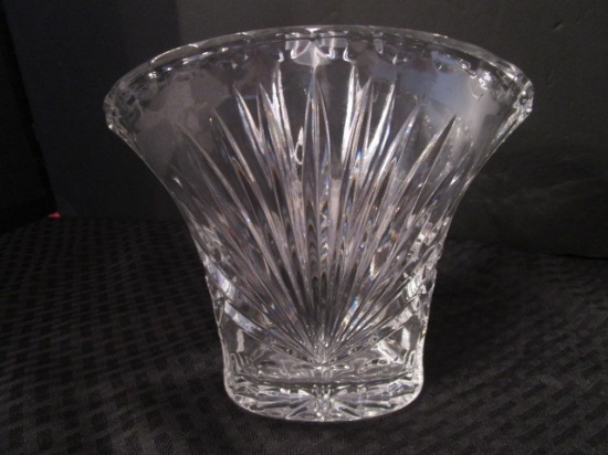 Crystal Glass Centerpiece Vase Sunrise Cut Motif, Star-Cut Base, Cut Trim