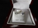 14k White Gold 4-Prong Stud Earrings Holding Clear 0.9ct Diamonds