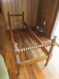 Walnut Early French Inspired Victorian Style Spool Design Day Bed w/ Wooden Side Rails