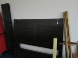 Haverty Furniture Co. Essex Chocolate Head/Foot Board w/ Rails Block Feet