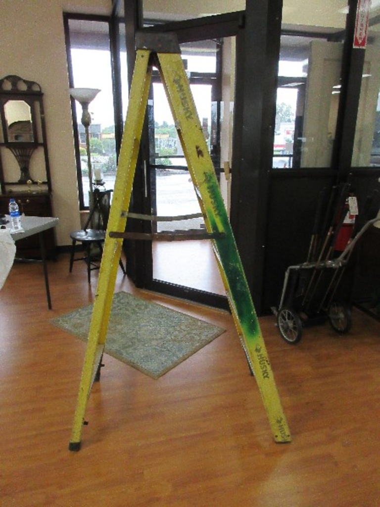 Who Makes Husky Ladders