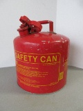 Eagle Manufacturing Co. 5 U.S. Gallon Red Metal Gas Safety Can