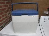 Coleman's Ice Box White w/ Blue Top