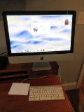 Apple 1 Mac Model 21.5 Flat Screen Monitor w/ Keyboard & Mouse Pad