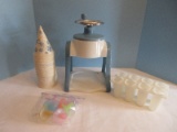 Lot - Pampered Chef Ice Shaver & Popsicle Mold