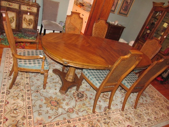 Stanley Furniture Co. Wooden Extendable Dining Table w/ 6 Chairs
