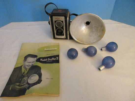 Vintage Kodak Duraflex II Camera w/ Flash Kodak Lens, Booklet & 4 Bulbs