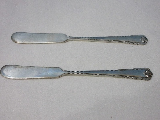 2 Rogers International Sterling Moonbeam Pattern Silverware Flat Handle Butter Spreaders