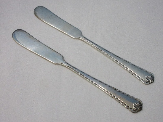 2 Rogers International Sterling Moonbeam Pattern Silverware Flat Handle Butter Spreaders