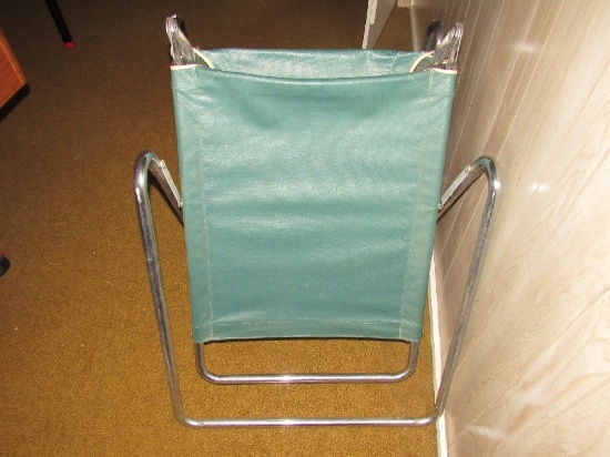Green Upholstered Folding Lounge Chair