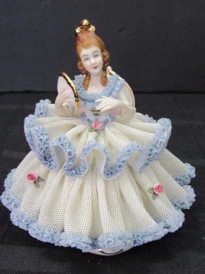 Vintage Reine Handarbeit Dresden Victorian Woman on Chair Décor Porcelain Blue Dress